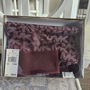 ✨ Michael Kors Hat & Scarf Set – One Size (New in Sealed Box) ✨